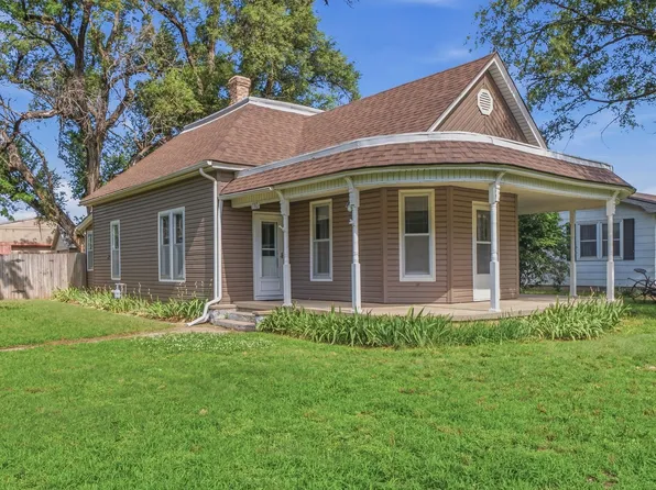 110 E Main St, Haven, KS 67543