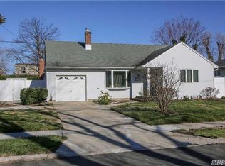 34 Dawes Ave, Amityville, NY 11701