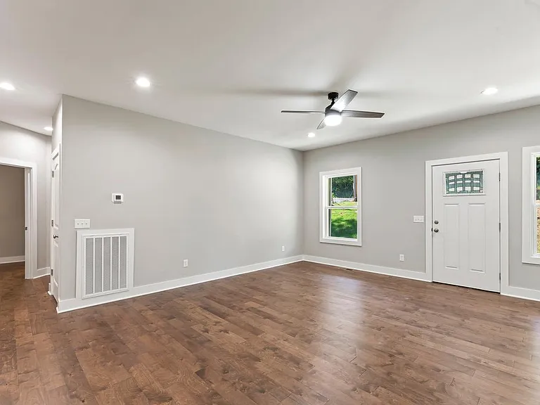 537 Lewis Ln — Photo 17