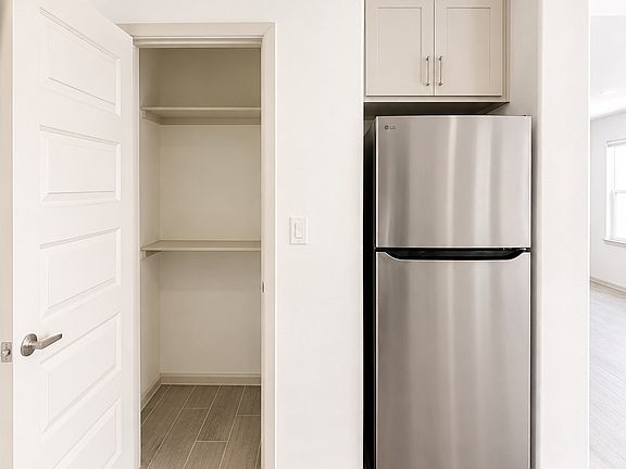 4th image of 2612 E Harrison Ave APT 2