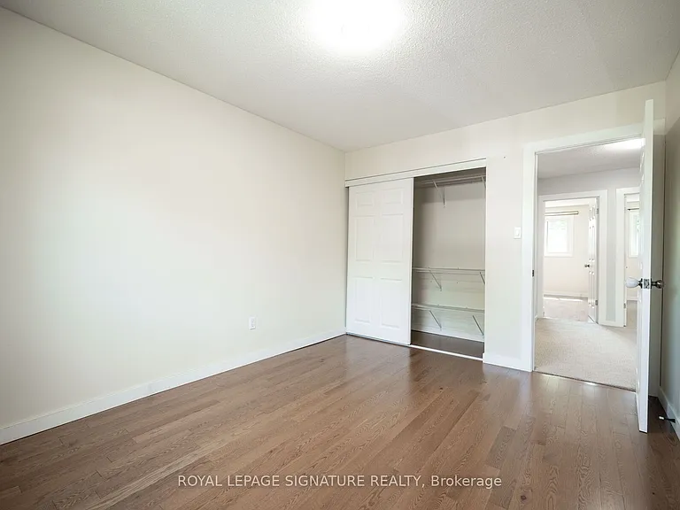 447 Ontario St N — Photo 26