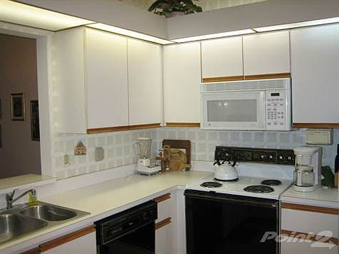 6434 Royal Manor 003