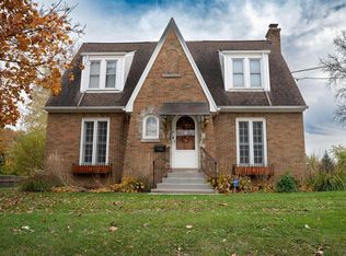 715 E College Ave, Waukesha, WI 53186