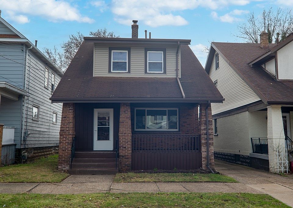 1st image of 319 E 33rd St