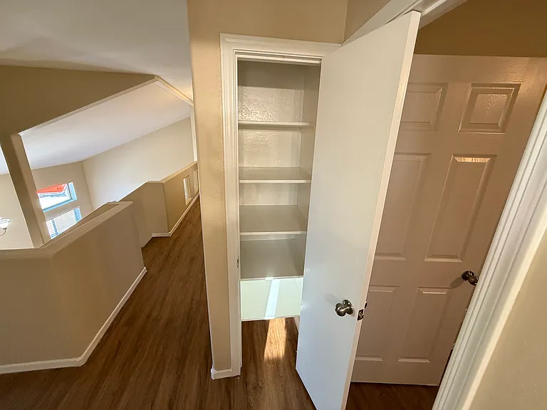 1457 E 10th Pl — Photo 22