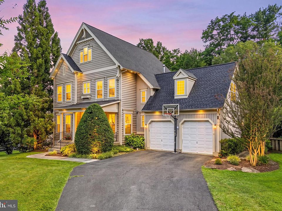 1st image of 22409 Brook Point Way