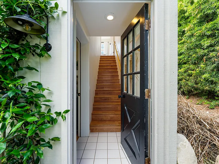 3175 Serena Ave #B — Photo 17