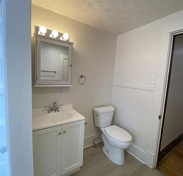 810 N 15th St #C — Photo 8