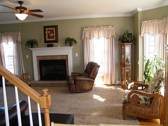  Family Room - 23 x 14
