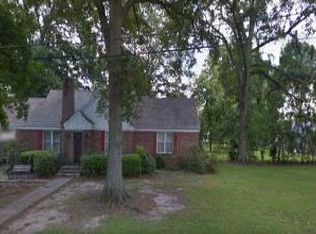 206 Leflore Ave, Belzoni, MS 39038