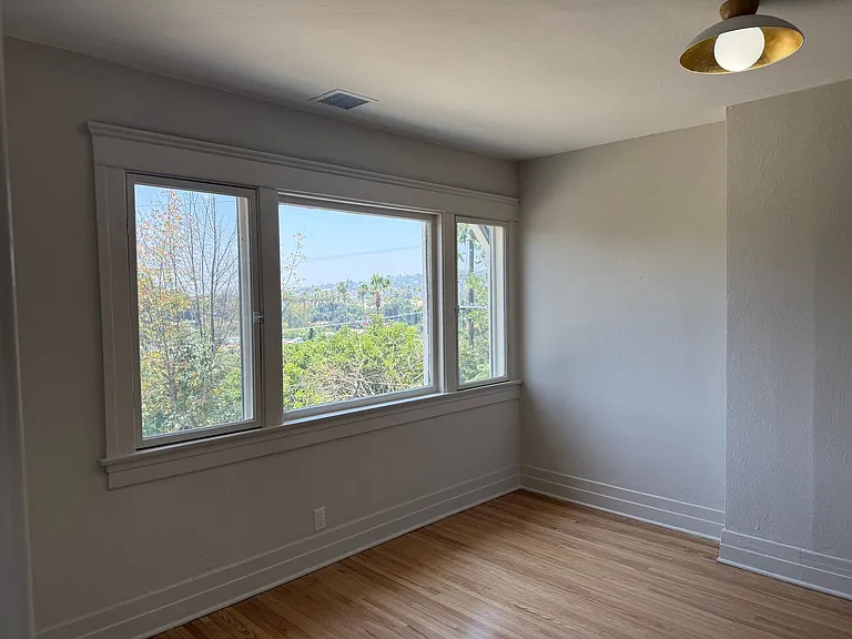 128 S Ave 63 — Photo 13