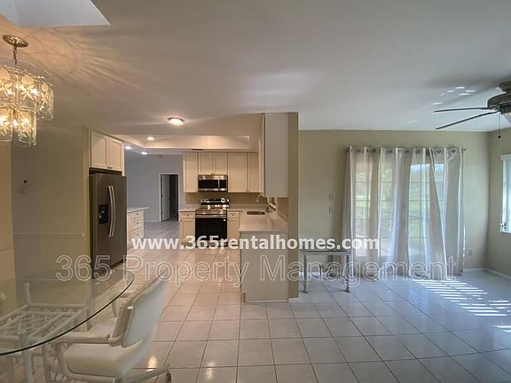4th image of 4270 Ascot Dr
