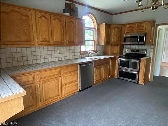 5th image of 215 E North Ave