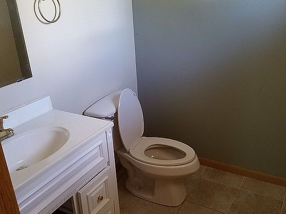 Half bath - Foyer entry