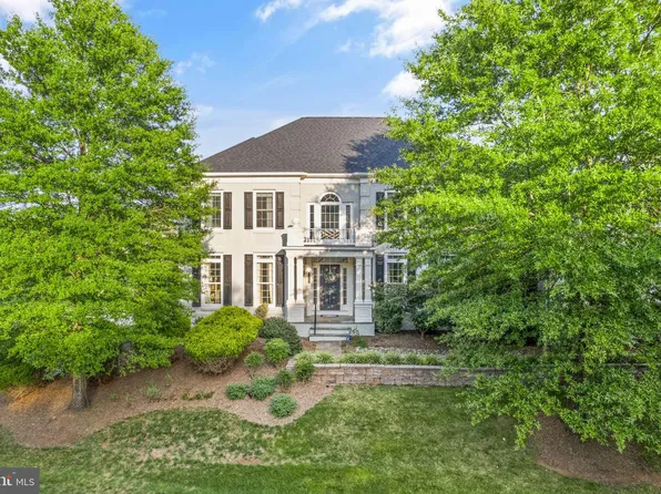 20906 McIntosh Pl, Leesburg, VA 20175