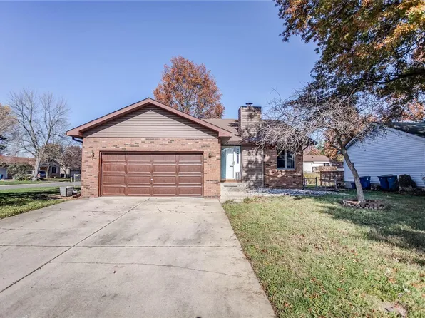 825 Sequoia Dr, Bethalto, IL 62010