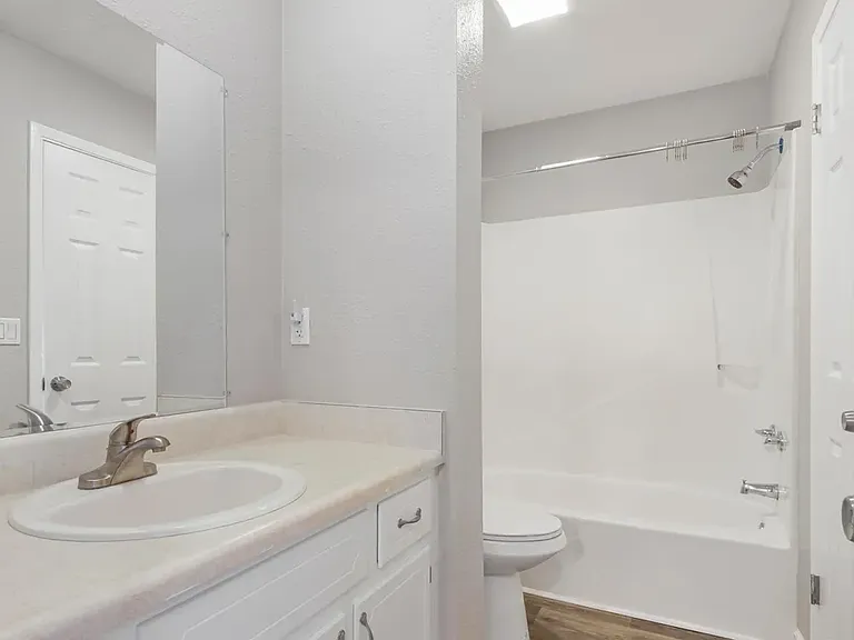 5117 E 10th St #D — Photo 1