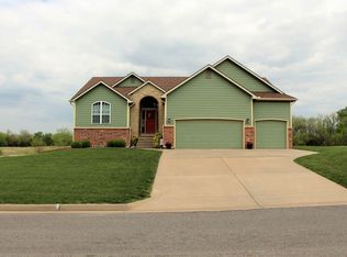 3100 Elwell Dr, Winfield, KS 67156