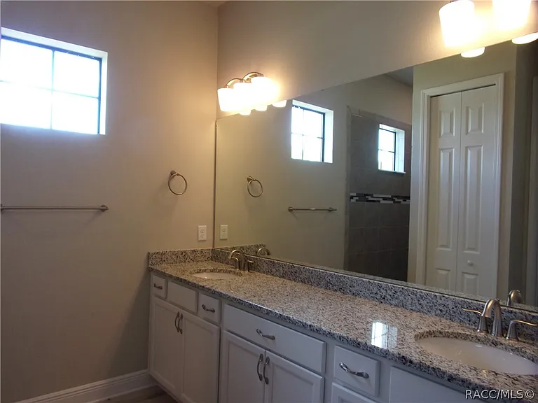 248 E Cumberland Ct — Photo 18