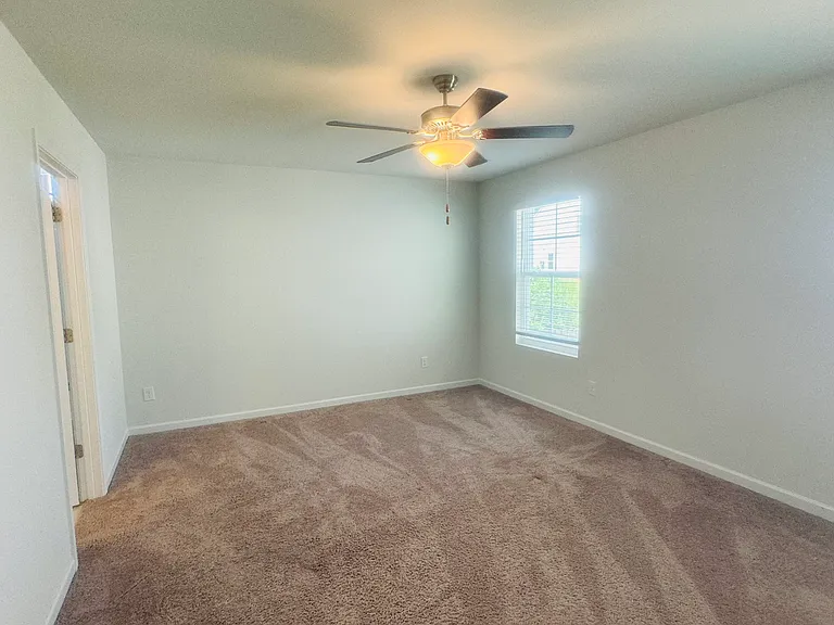 121 Kings Parish Ct — Photo 12
