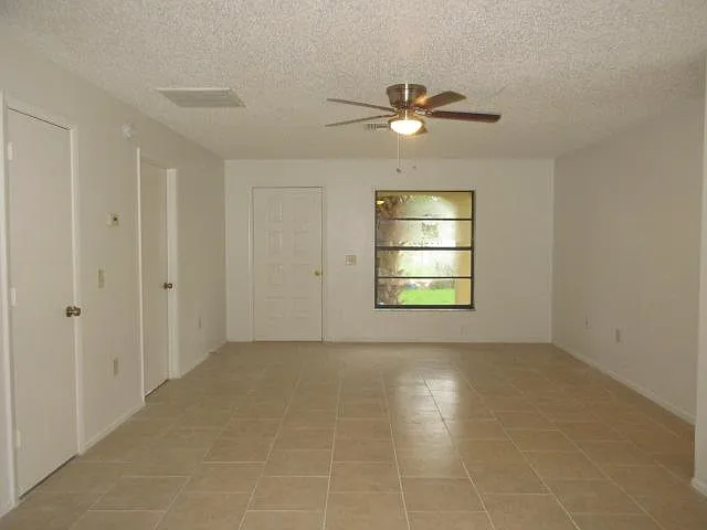11348 Linden Dr — Photo 2