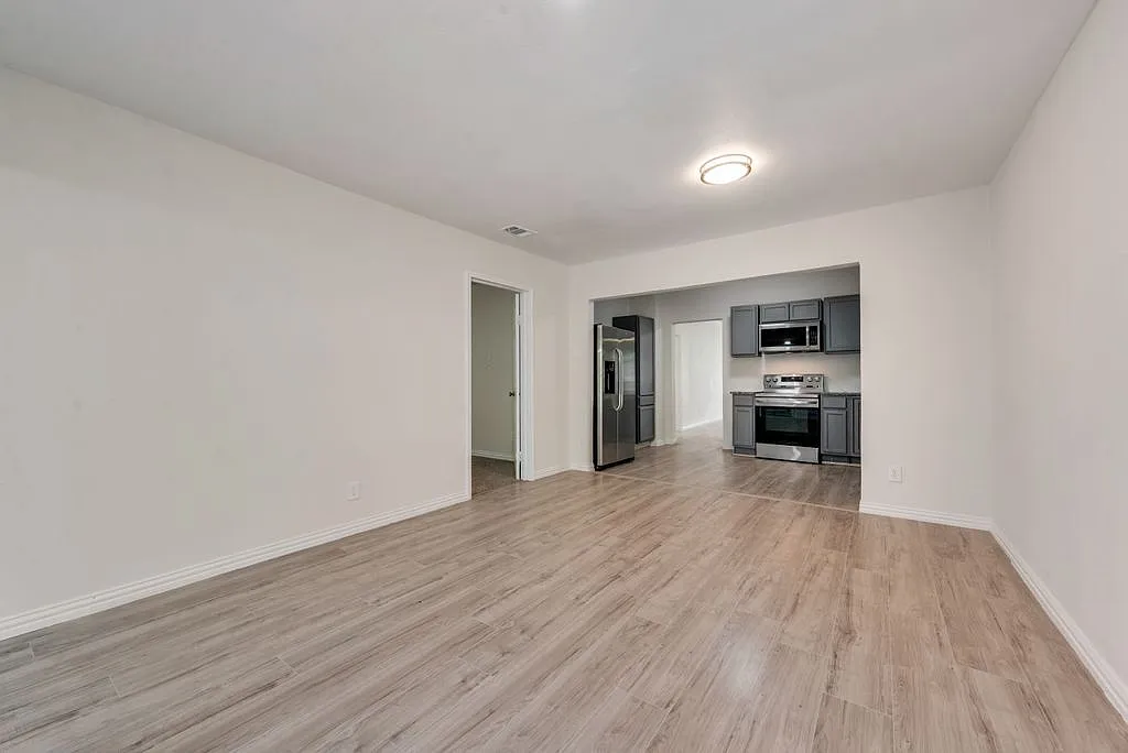 2704 Rosen ave - 1 — Photo 2