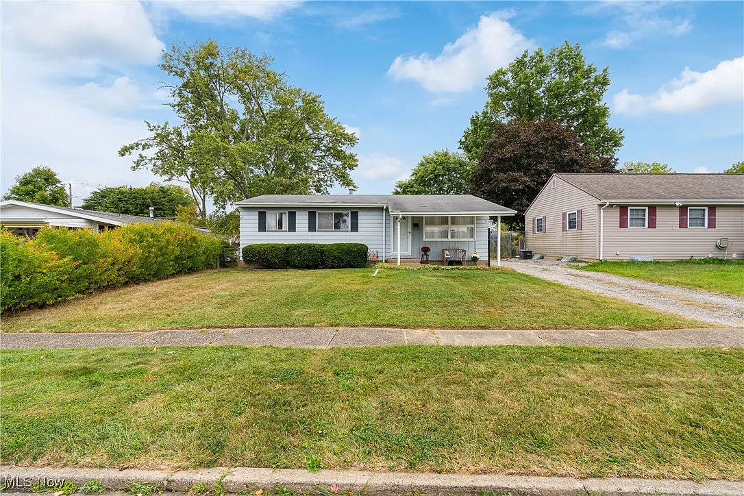 534 Standish St NW photo 1