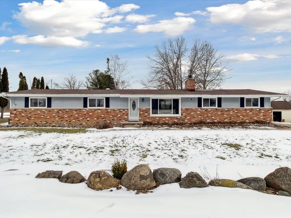 3900 Byron Rd, Howell, MI 48855