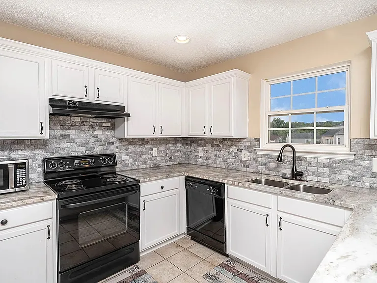 10510 Plantain Ct — Photo 3