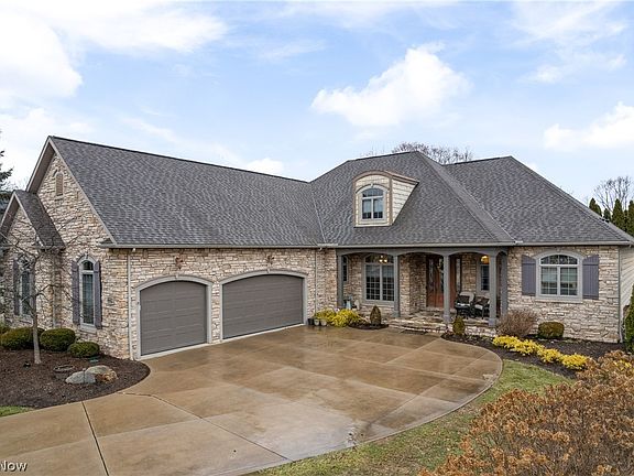 2nd image of 2229 E Park Dr