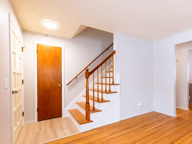 1 Larkspur Ln — Photo 2