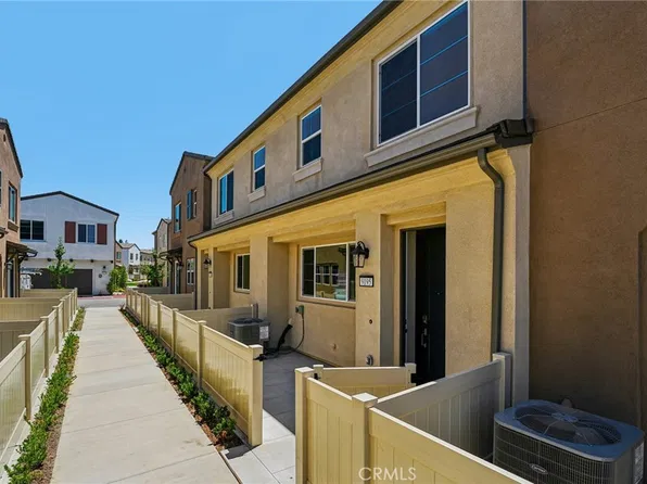 9195 Waverly Ln, Riverside, CA 92503