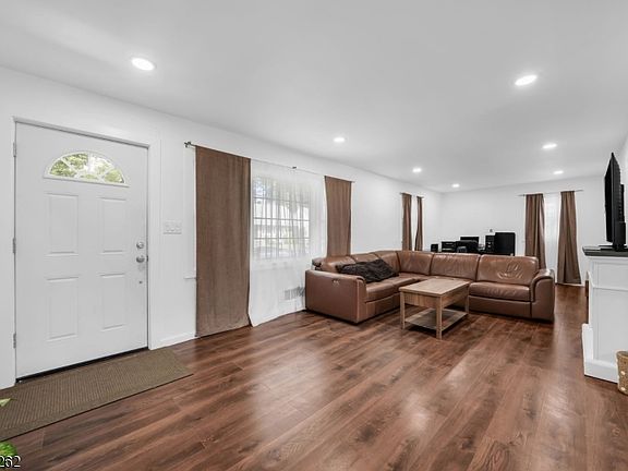 5th image of 5 Briar Ln