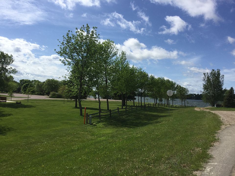 2nd image of 3375 Edgewater Dr