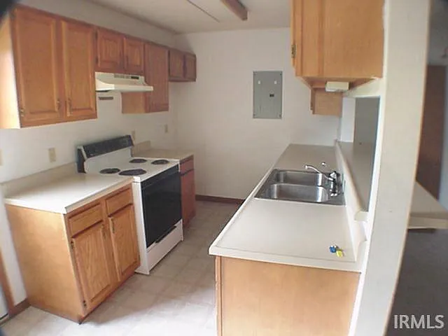 2 bed, 1.0 bath, 800 sqft, $695 — Photo 2