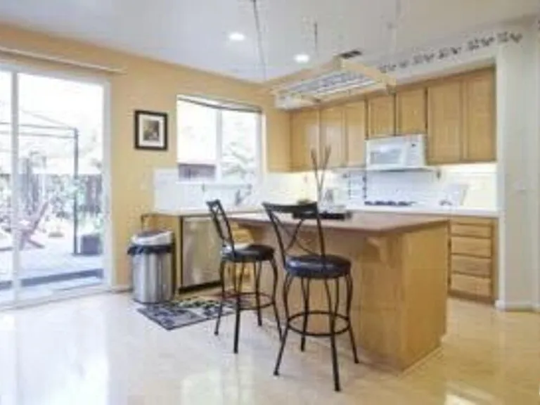 149 Orchard Park Pl — Photo 5