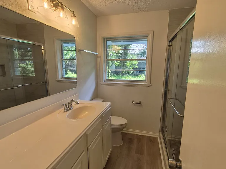 10221 Bretton Dr — Photo 16