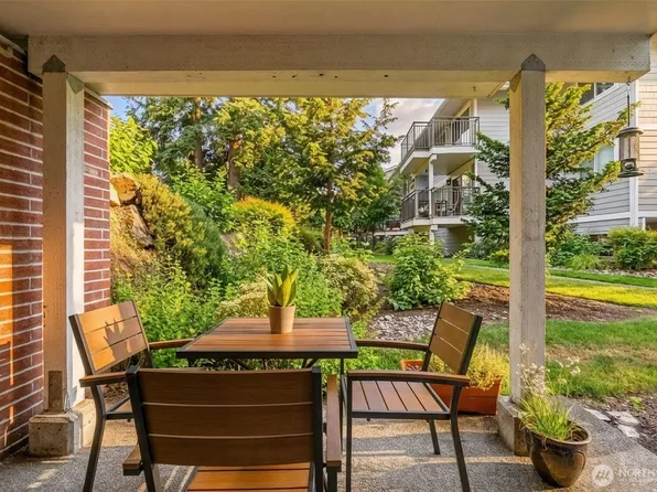 15212 NE 8th Street #F13, Bellevue, WA 98007