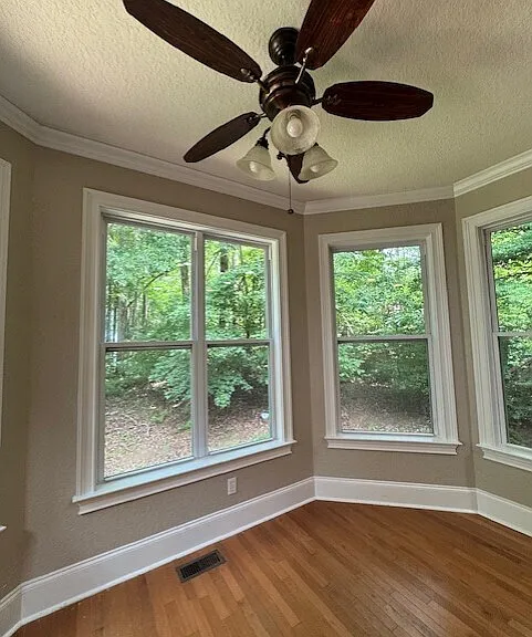 207 Lakeview Ct — Photo 9