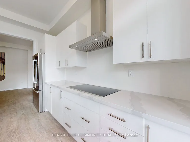 105 Halldorson Ave — Photo 15