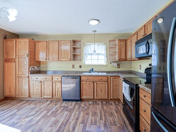 5th image of 8621 Coralberry Ln