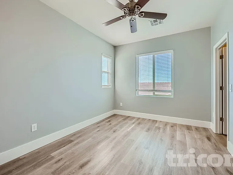 678 S Desert Haven Rd — Photo 10
