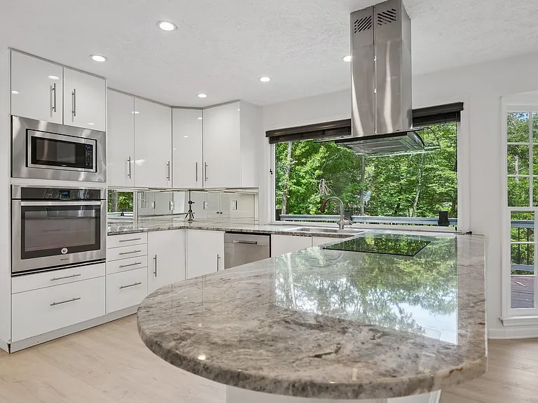 5132 Willow Point Pkwy — Photo 6