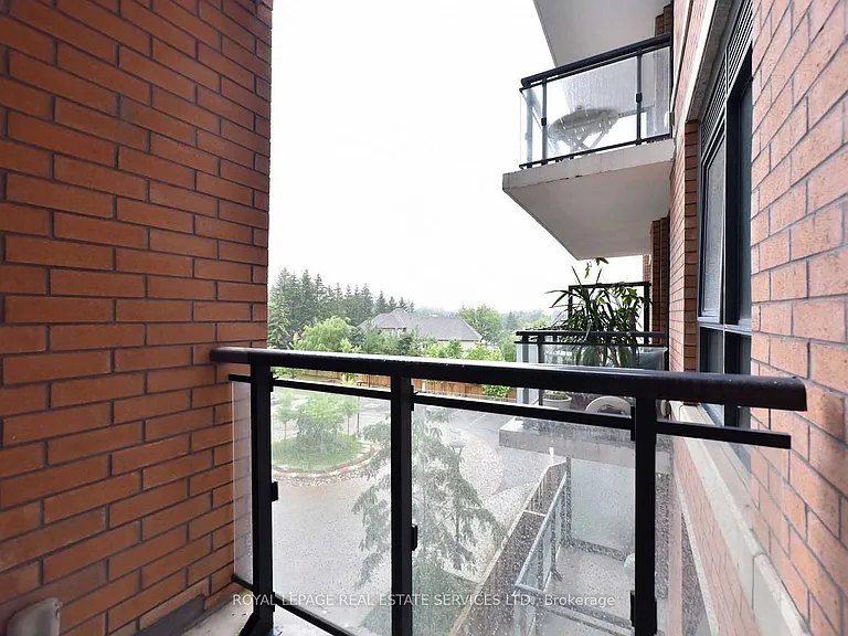 11611 Yonge St #306 — Photo 23