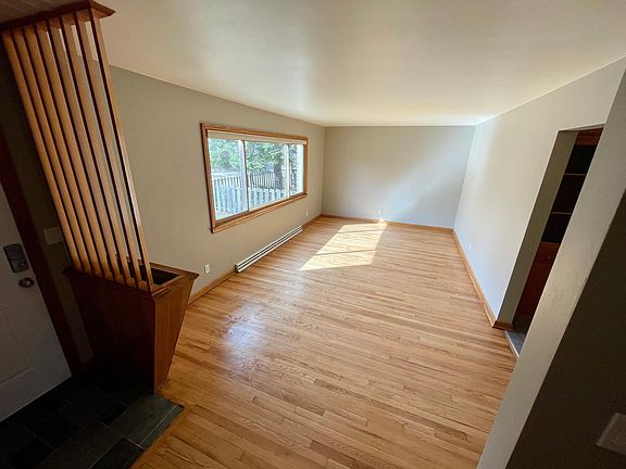 3rd image of 1900 E Euclid Ave #1900