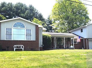 712 Mercer Rd, Rich Creek, VA 24147