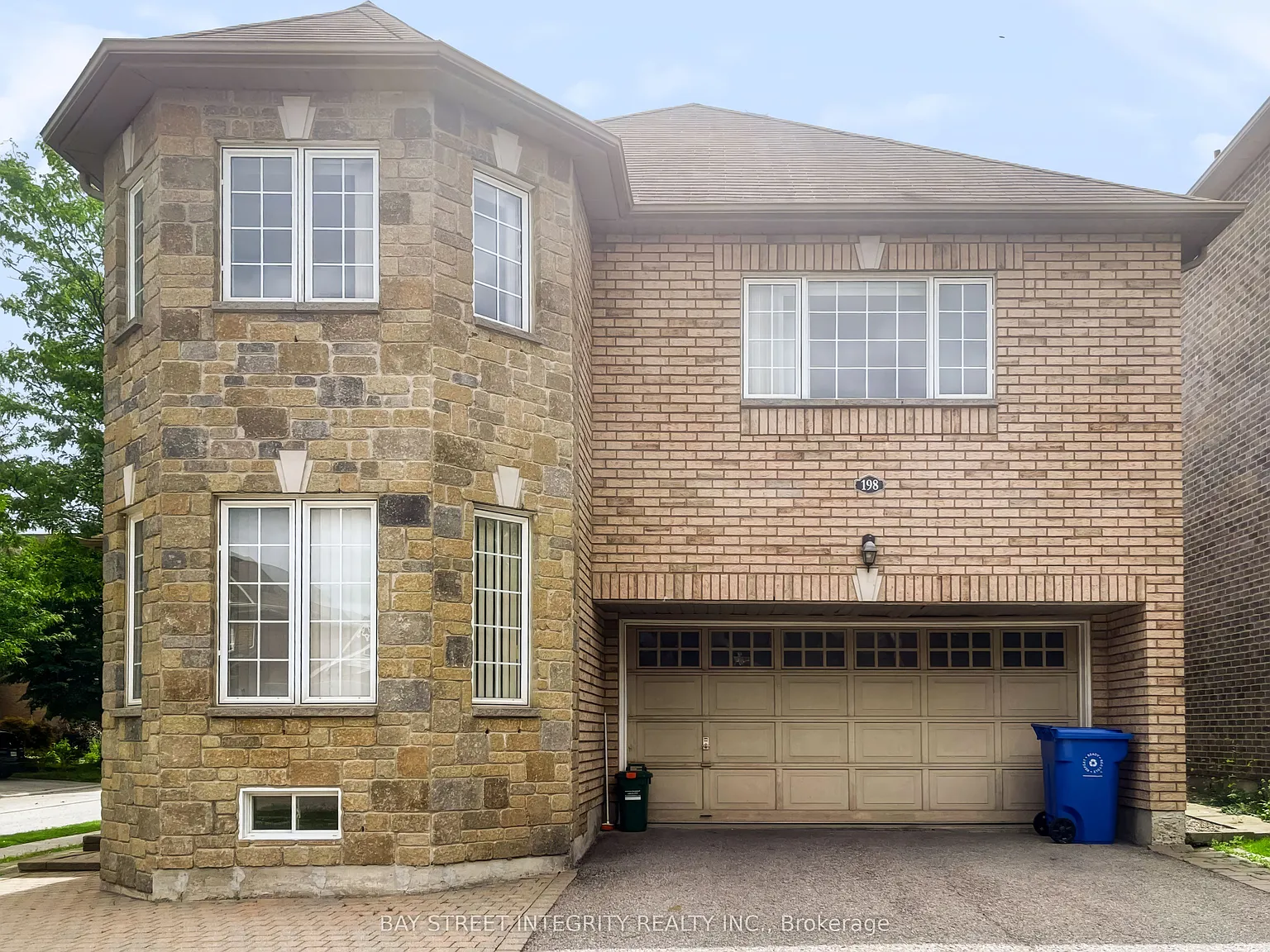 4 bed, $3,590 — Photo 2