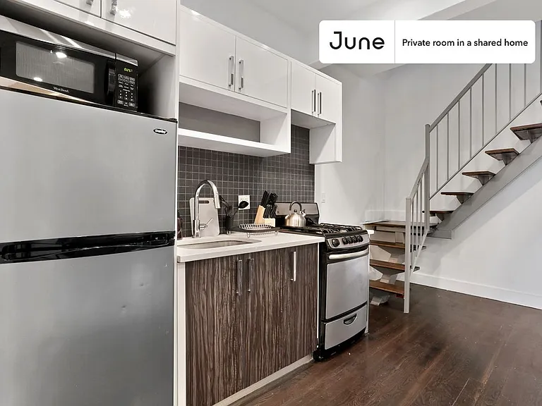 444 Franklin Ave #B — Photo 8