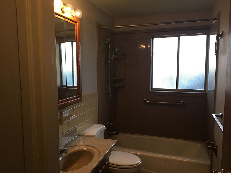 2nd image of 1551 Champlin Dr