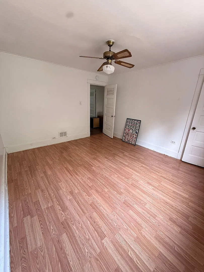 2 Bedroom 1 Bathroom Townhouse For Rent — Photo 2